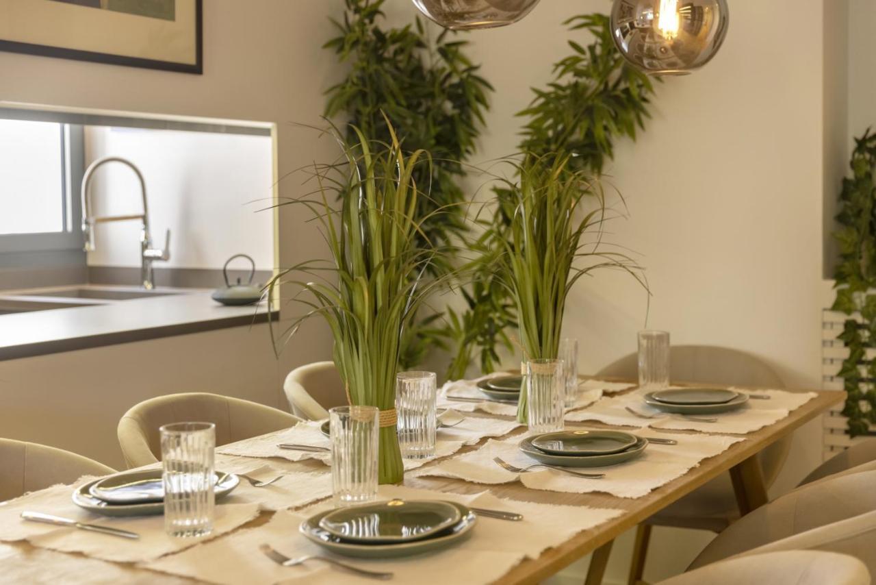 Elegant, Chic, Hip 2 Bedroom W/ Forest View In Athens! エクステリア 写真