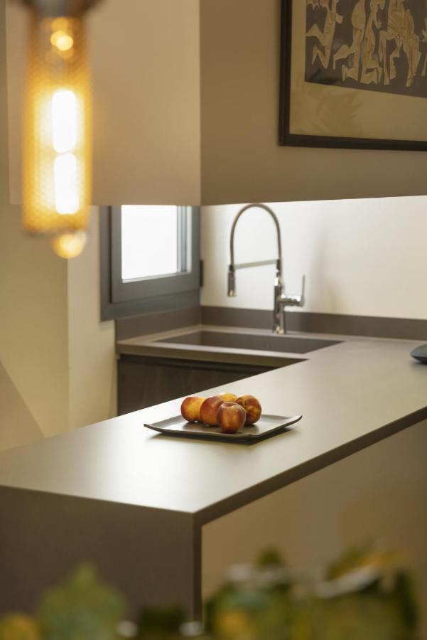 Elegant, Chic, Hip 2 Bedroom W/ Forest View In Athens! エクステリア 写真