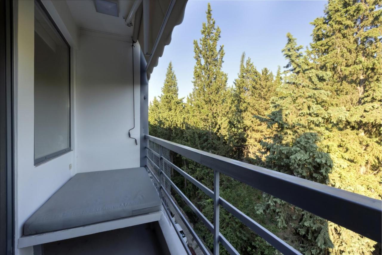 Elegant, Chic, Hip 2 Bedroom W/ Forest View In Athens! エクステリア 写真