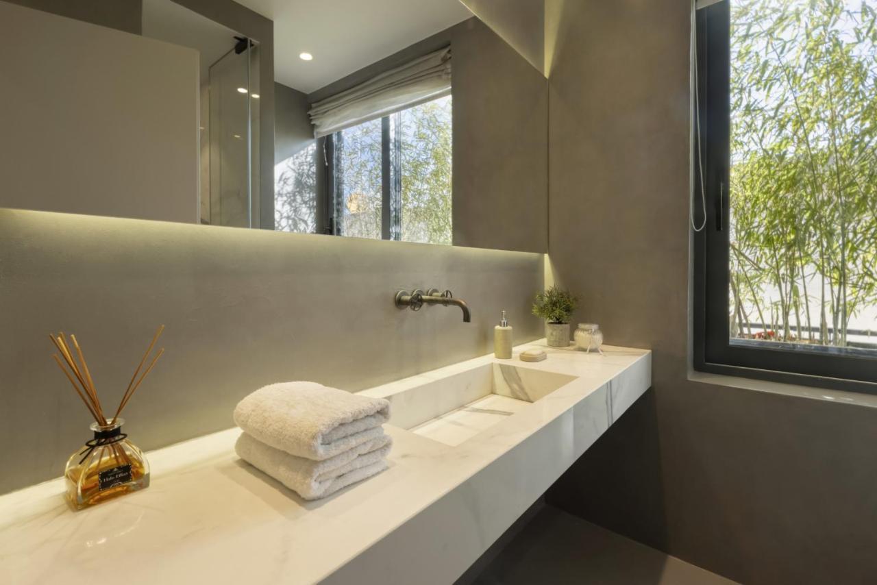 Elegant, Chic, Hip 2 Bedroom W/ Forest View In Athens! エクステリア 写真