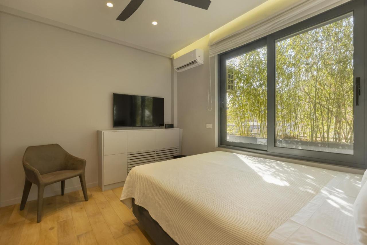 Elegant, Chic, Hip 2 Bedroom W/ Forest View In Athens! エクステリア 写真